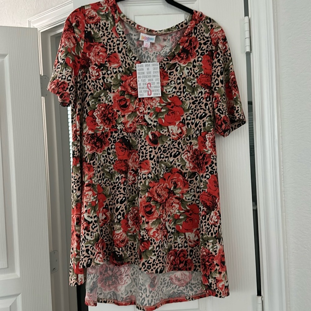 NWT small LuLaRoe Jana A line top